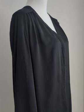 Elegant Black V-Neck Long-Sleeve Blouse